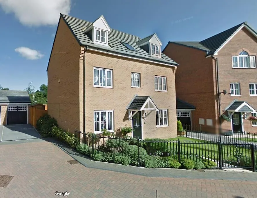 Lejlighed Huge House - Free Parking - 4 Bed 3 Bathroom - Leeds Storbritannien