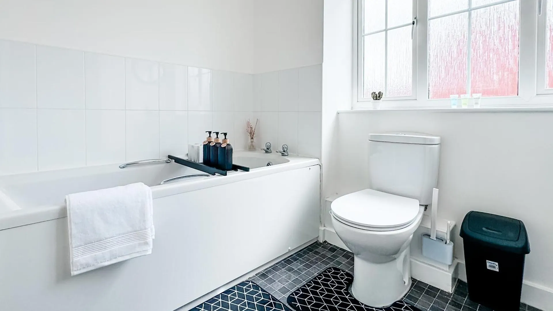 Huge House - Free Parking - 4 Bed 3 Bathroom - Leeds Storbritannien