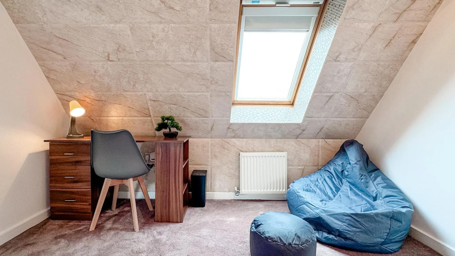 Lejlighed Huge House - Free Parking - 4 Bed 3 Bathroom - Leeds Storbritannien