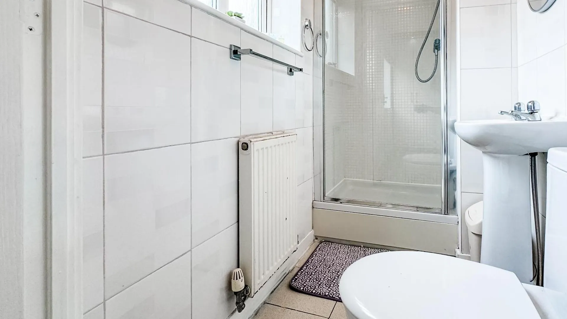 Huge House - Free Parking - 4 Bed 3 Bathroom - Leeds Storbritannien